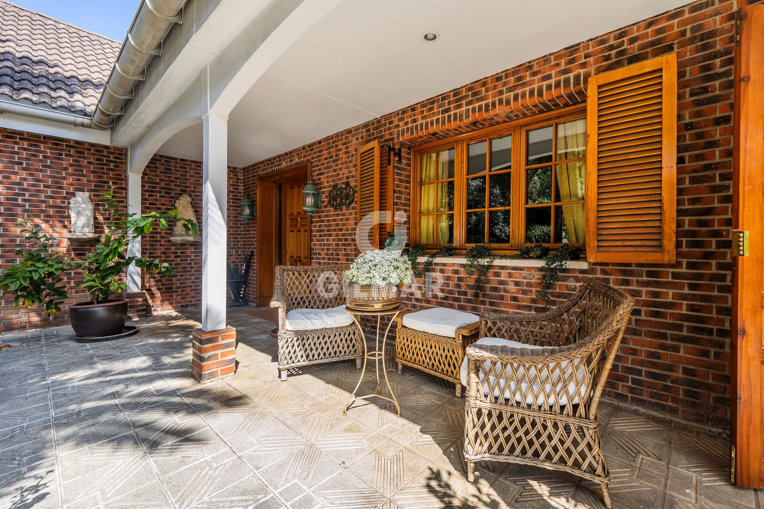 Exterior view of House or chalet for sale in Pozuelo de Alarcón  with Heating, Private garden and Swimming Pool