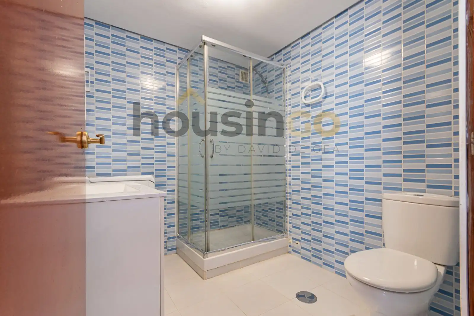 Baño de Apartamento de alquiler en Madrid con Aire acondicionado, Calefacción y Terraza