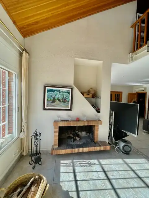 Sala de estar de Casa o chalet en venta en Cerdanyola del Vallès con Aire acondicionado, Calefacción y Jardín privado