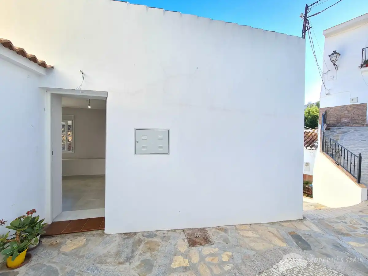 Detached homes for sale in Almáchar
