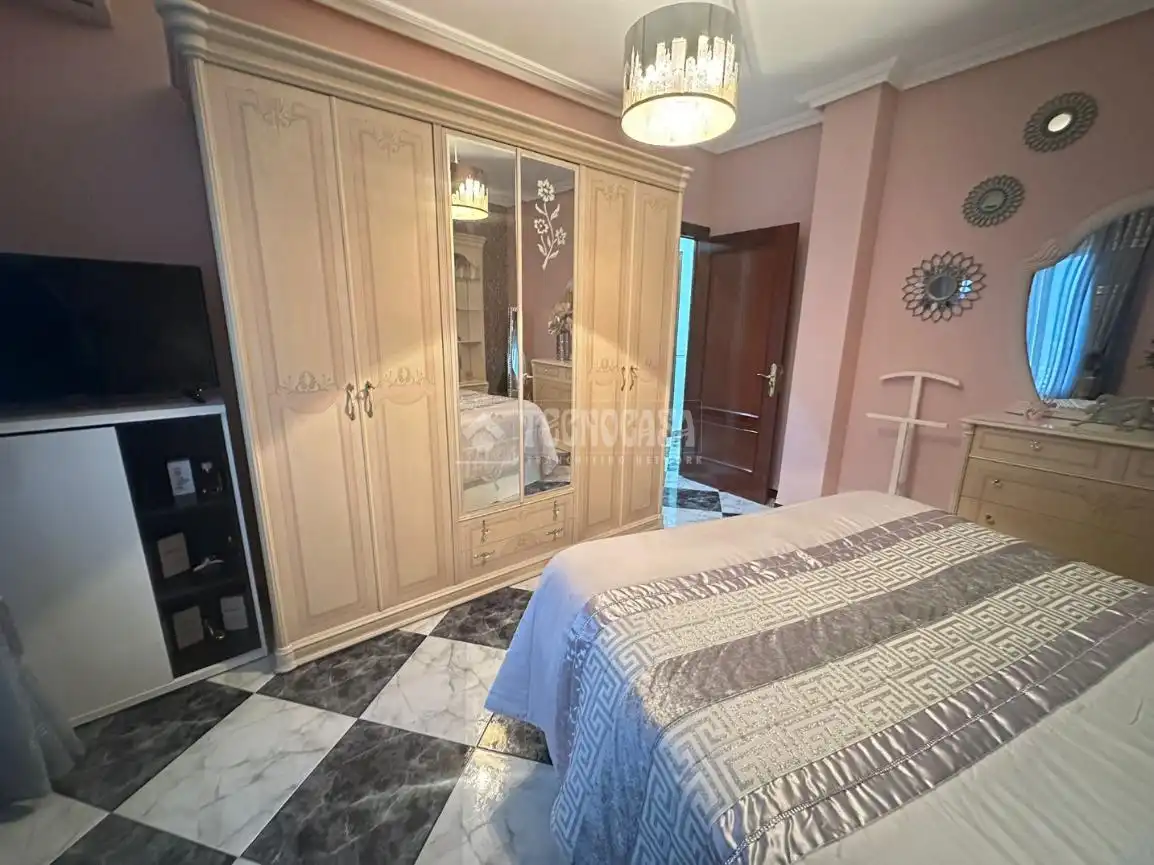 Dormitori de Casa o xalet en venda en Bedmar y Garcíez amb Aire condicionat, Calefacció i Terrassa