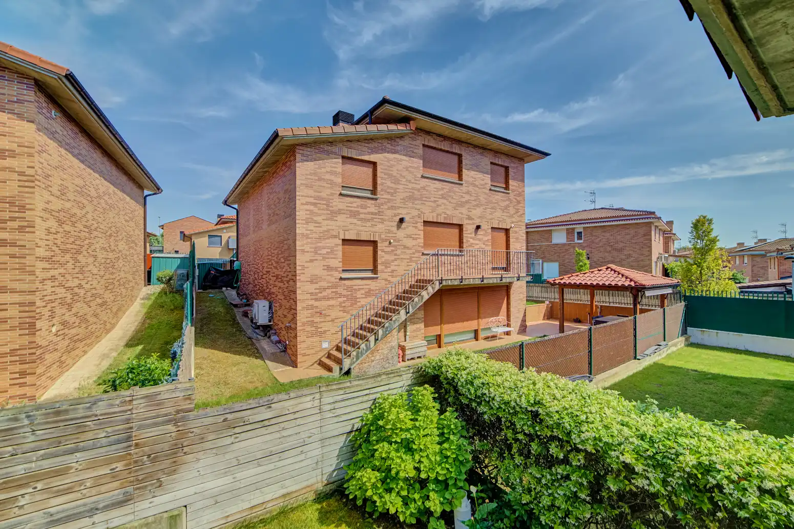 Vista exterior de Casa o chalet en venta en Orkoien con Calefacción, Parquet y Terraza