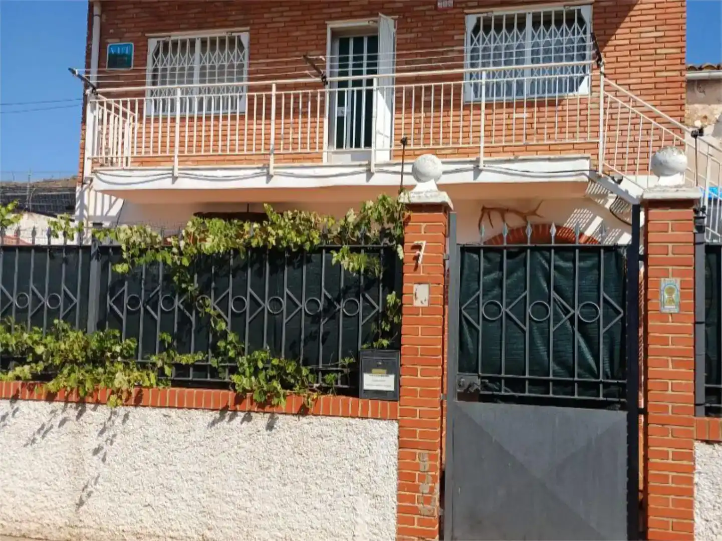 Vista exterior de Pis de lloguer en  Teruel Capital amb Aire condicionat i Balcó