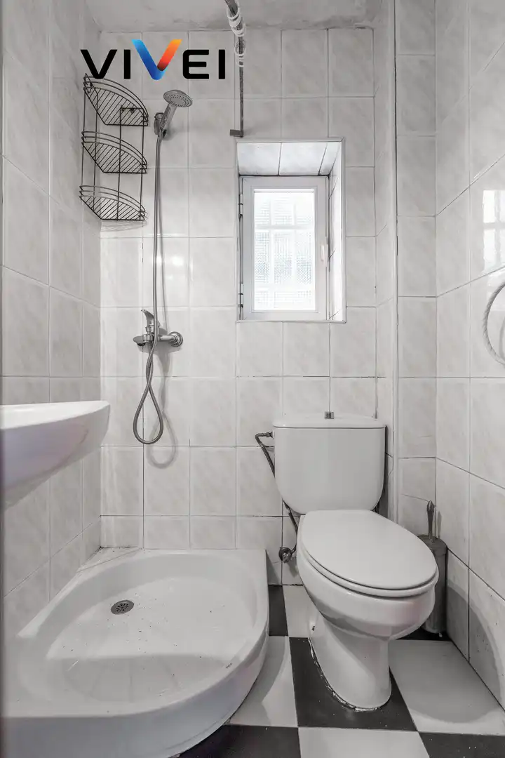Badezimmer von Erdgeschoss zum Verkauf in Madrid mit Heizung