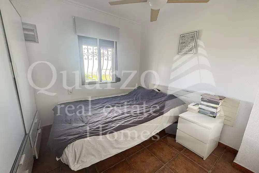 Habitación de Apartamento en venta en Dénia con Calefacción, Jardín privado y Amueblado