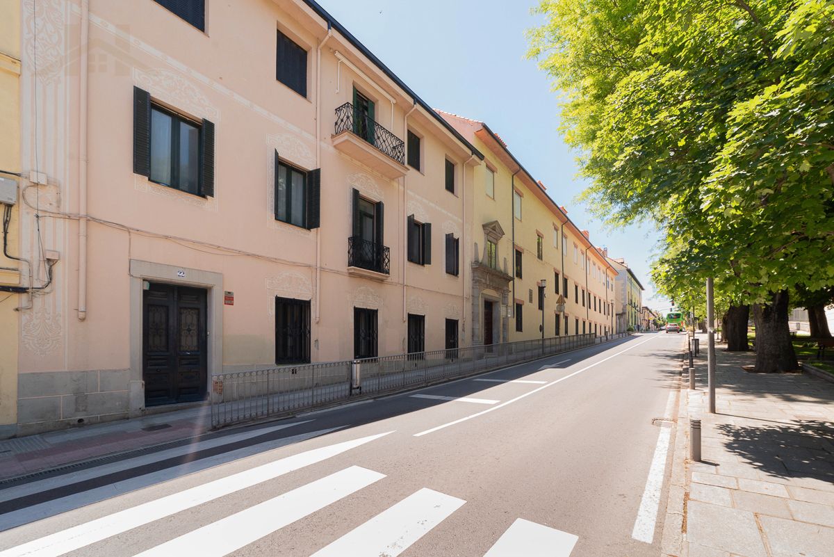Exterior view of Flat for sale in San Lorenzo de El Escorial  with Terrace