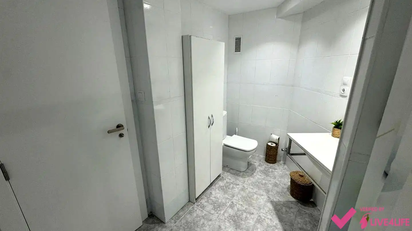 Baño de Piso para compartir en Valencia con Calefacción y Amueblado