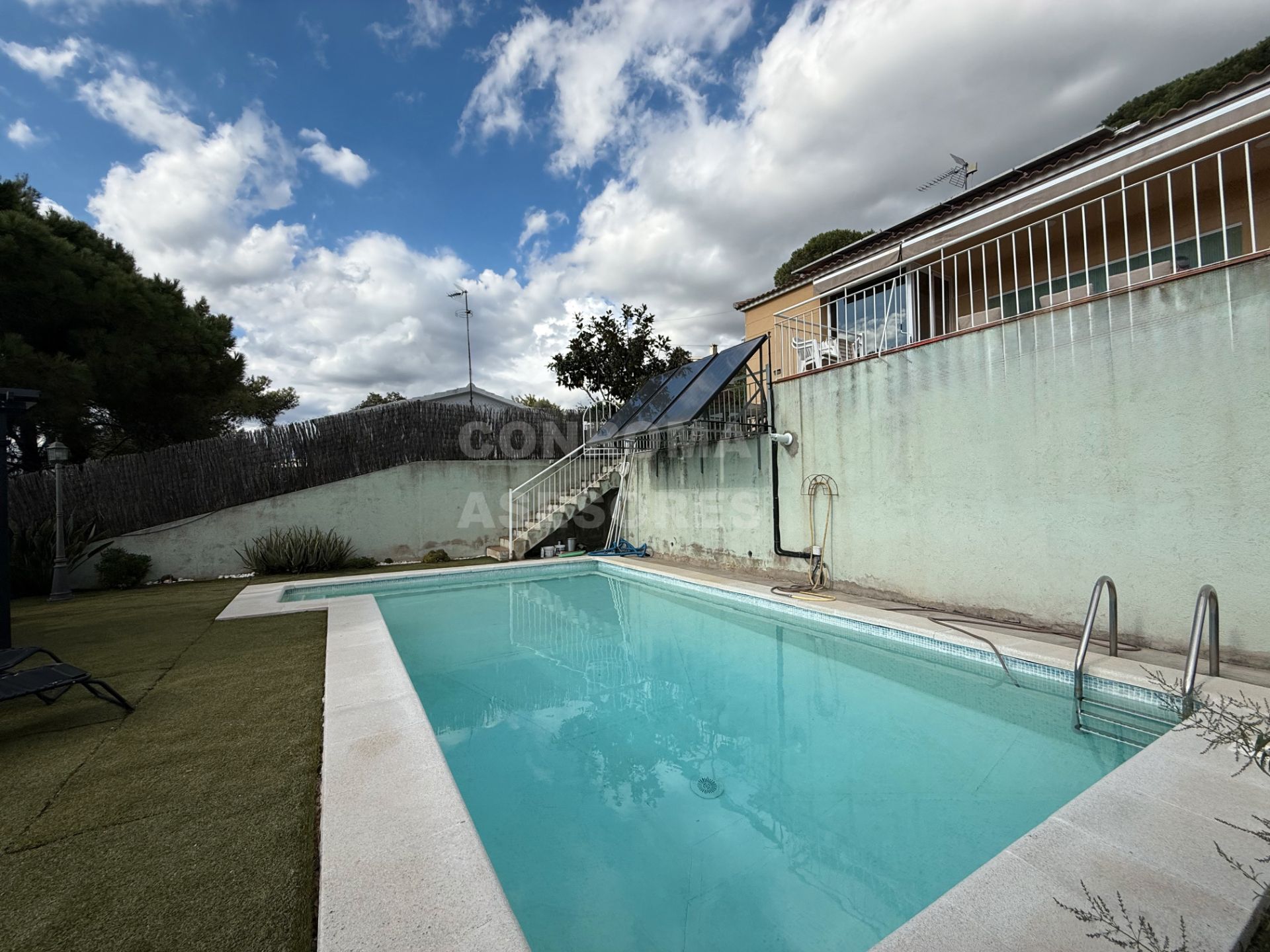 Swimming pool of House or chalet for sale in Tordera  with Air Conditioner, Heating and Private garden