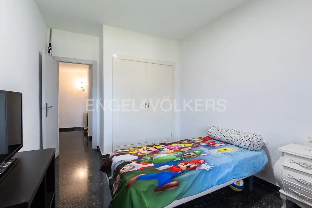 Dormitori de Casa o xalet en venda en Paterna amb Aire condicionat, Calefacció i Jardí privat
