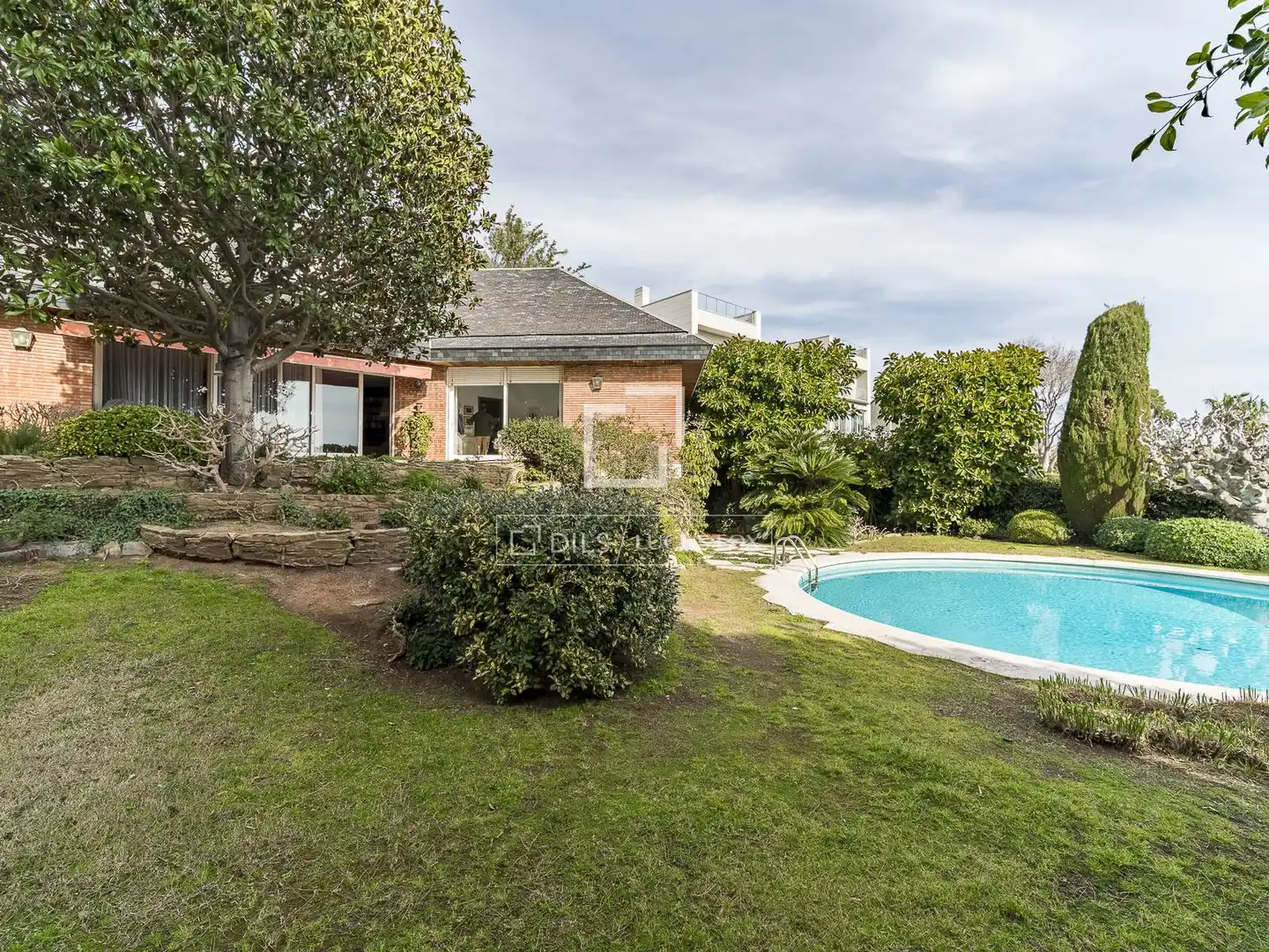 Jardín de Casa o chalet en venta en Barcelona con Calefacción, Jardín privado y Trastero