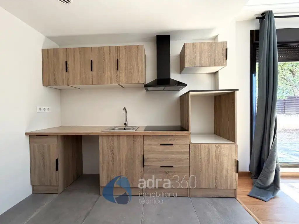 Cocina de Apartamento en venta en Lardero con Aire acondicionado, Calefacción y Jardín privado