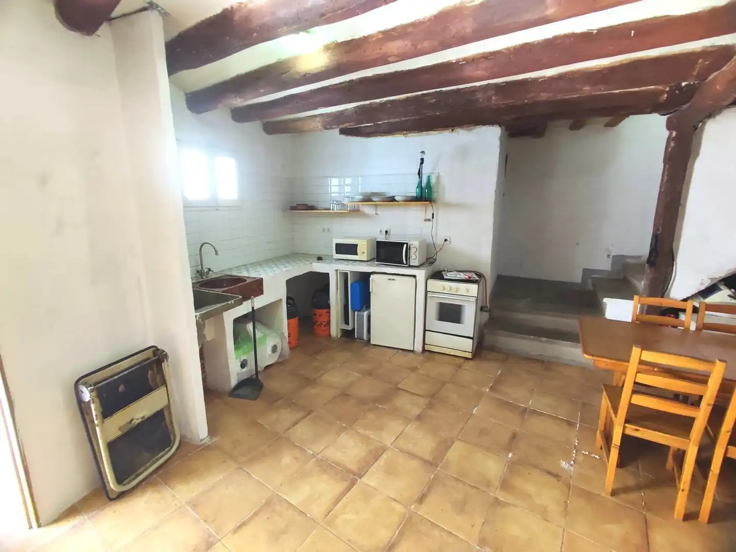 Cuina de Finca rústica en venda en Graus amb Aire condicionat i Balcó