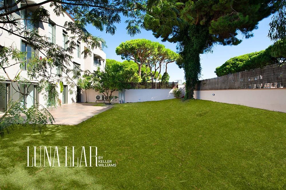 Jardí de Planta baixa en venda en Gavà amb Aire condicionat, Calefacció i Jardí privat