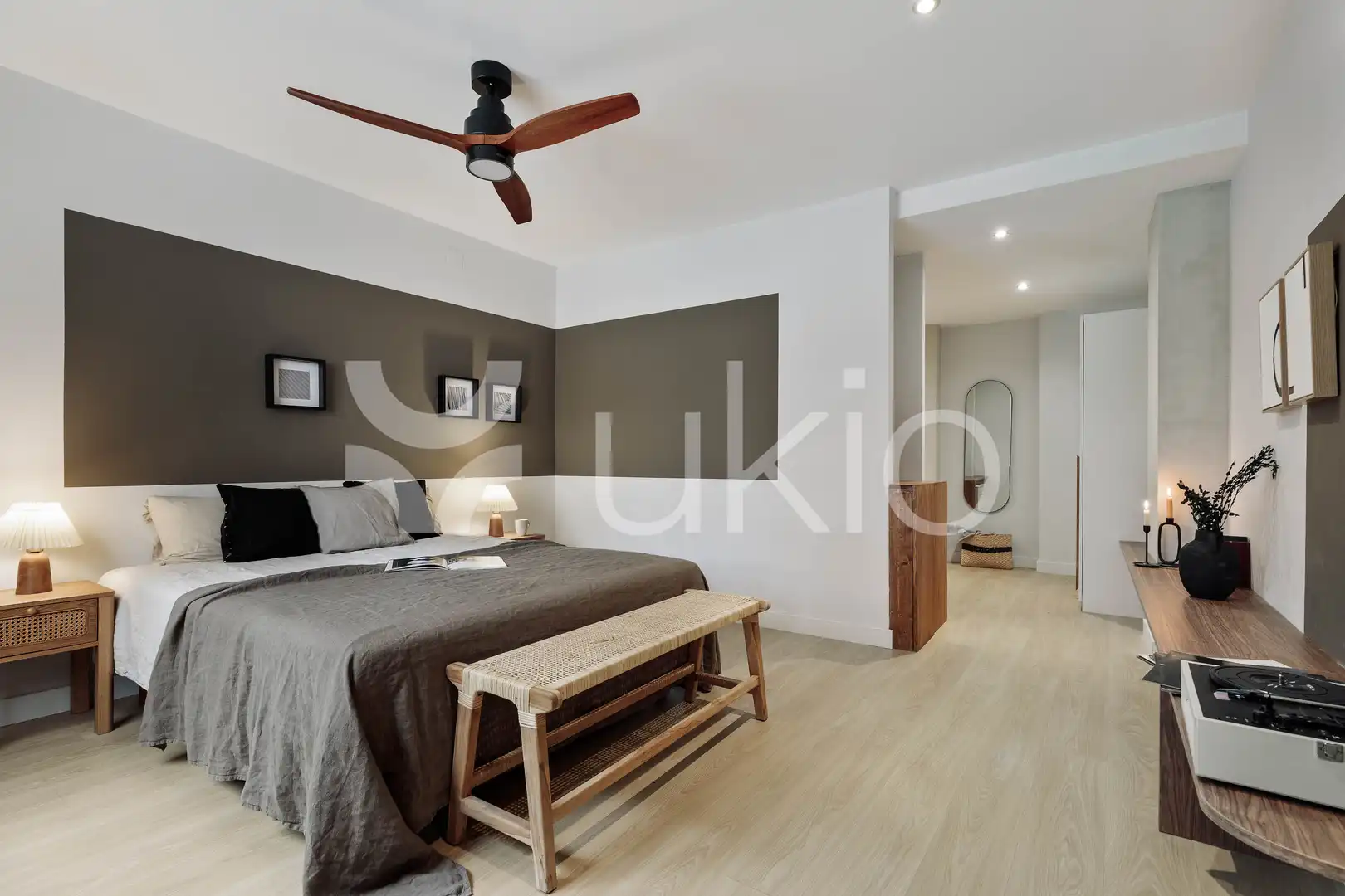 Schlafzimmer von Wohnungen zur Miete in Barcelona mit Heizung, Terrasse und Möbliert