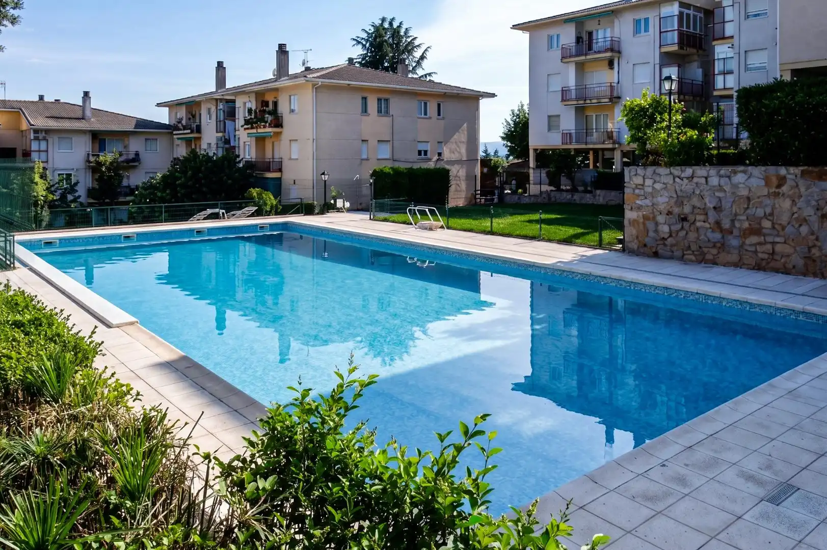 Piscina de Pis en venda en Collado Mediano amb Aire condicionat, Calefacció i Jardí privat