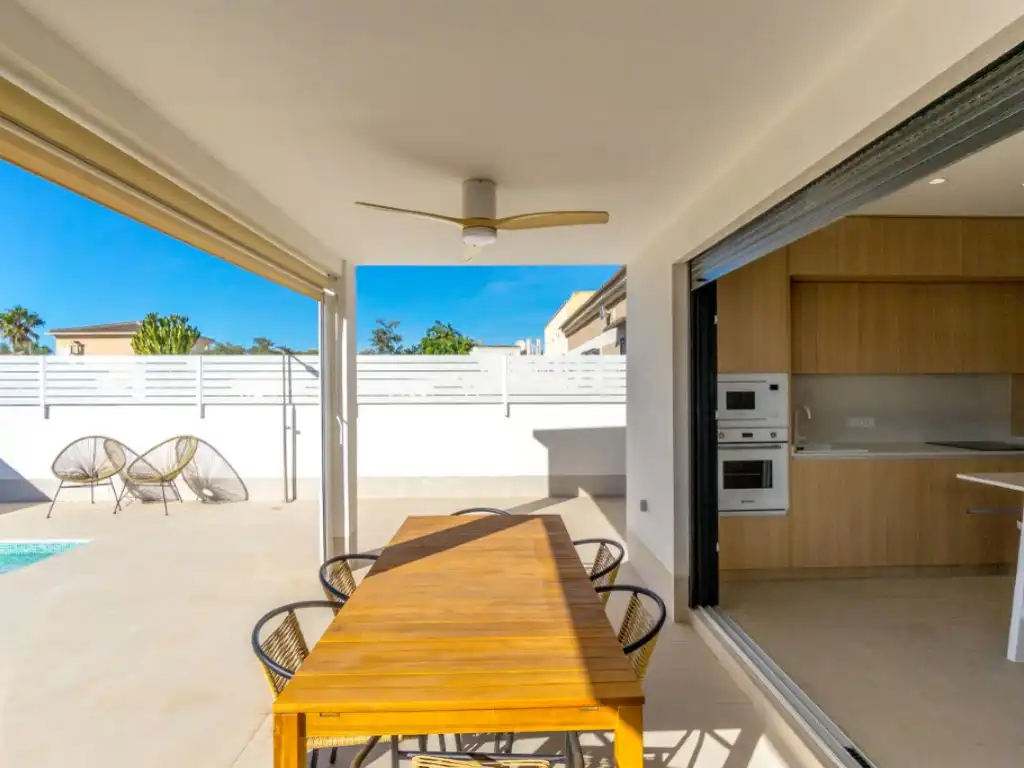 Terrassa de Casa o xalet en venda en Zona Carrefour - Urbanizaciones