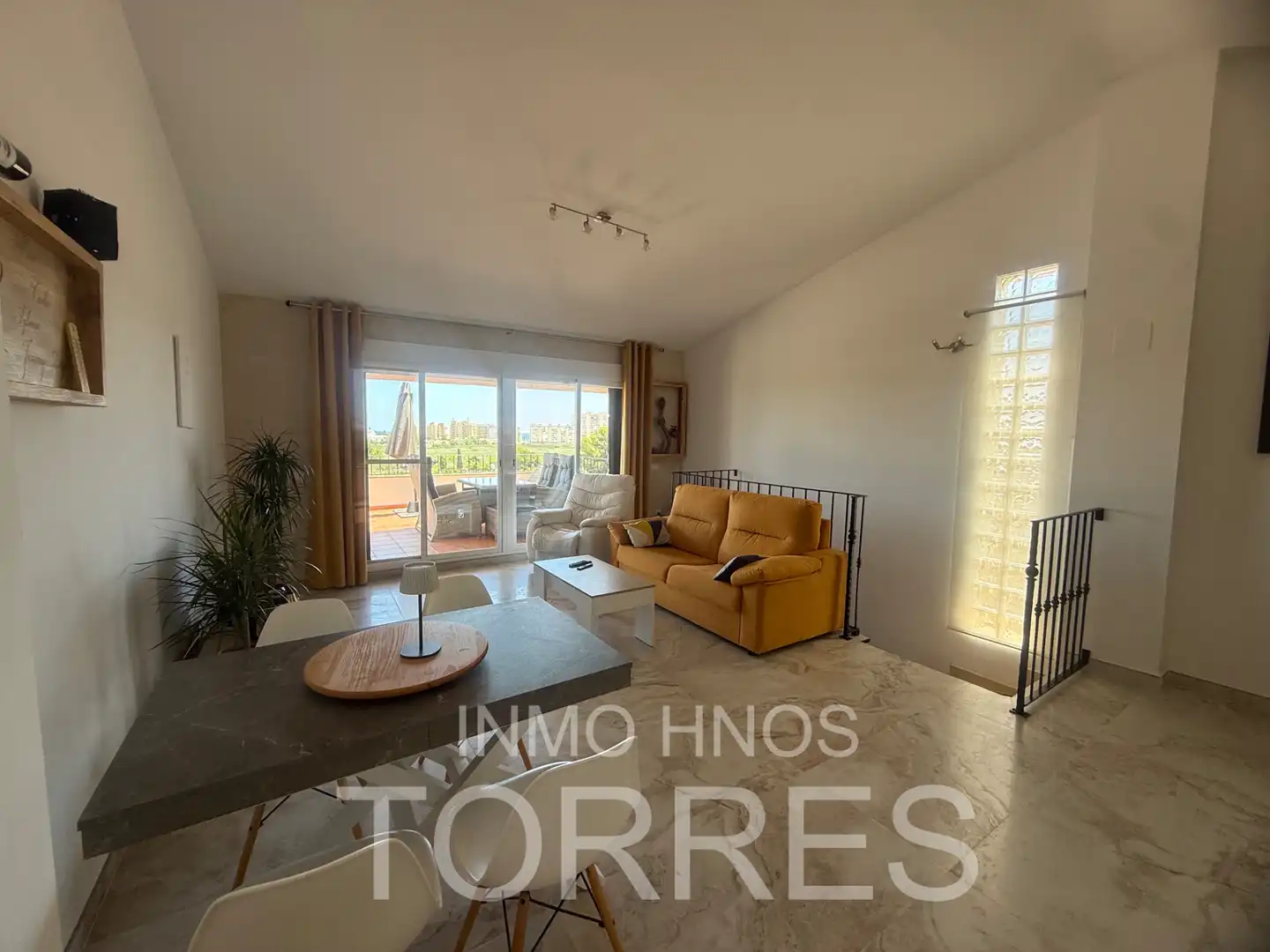 Sala d'estar de Casa o xalet en venda en Peñíscola / Peníscola amb Aire condicionat, Jardí privat i Terrassa