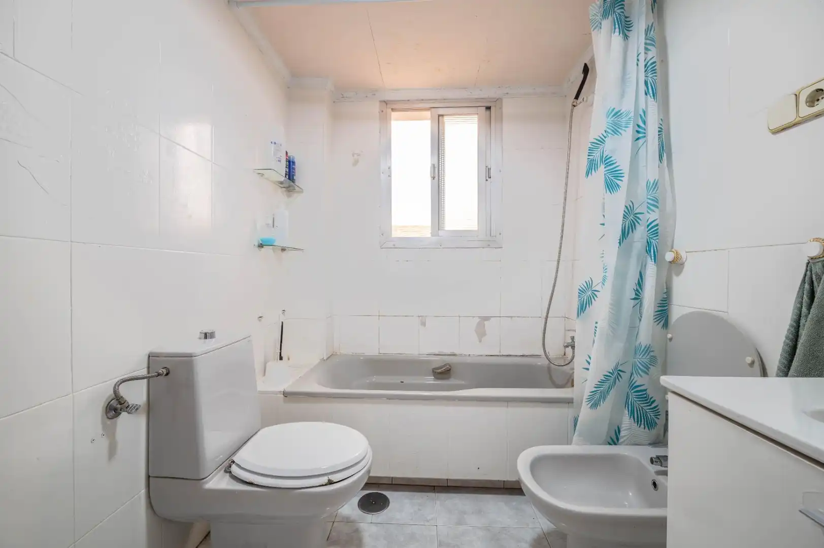 Bathroom of Flat for sale in Granada