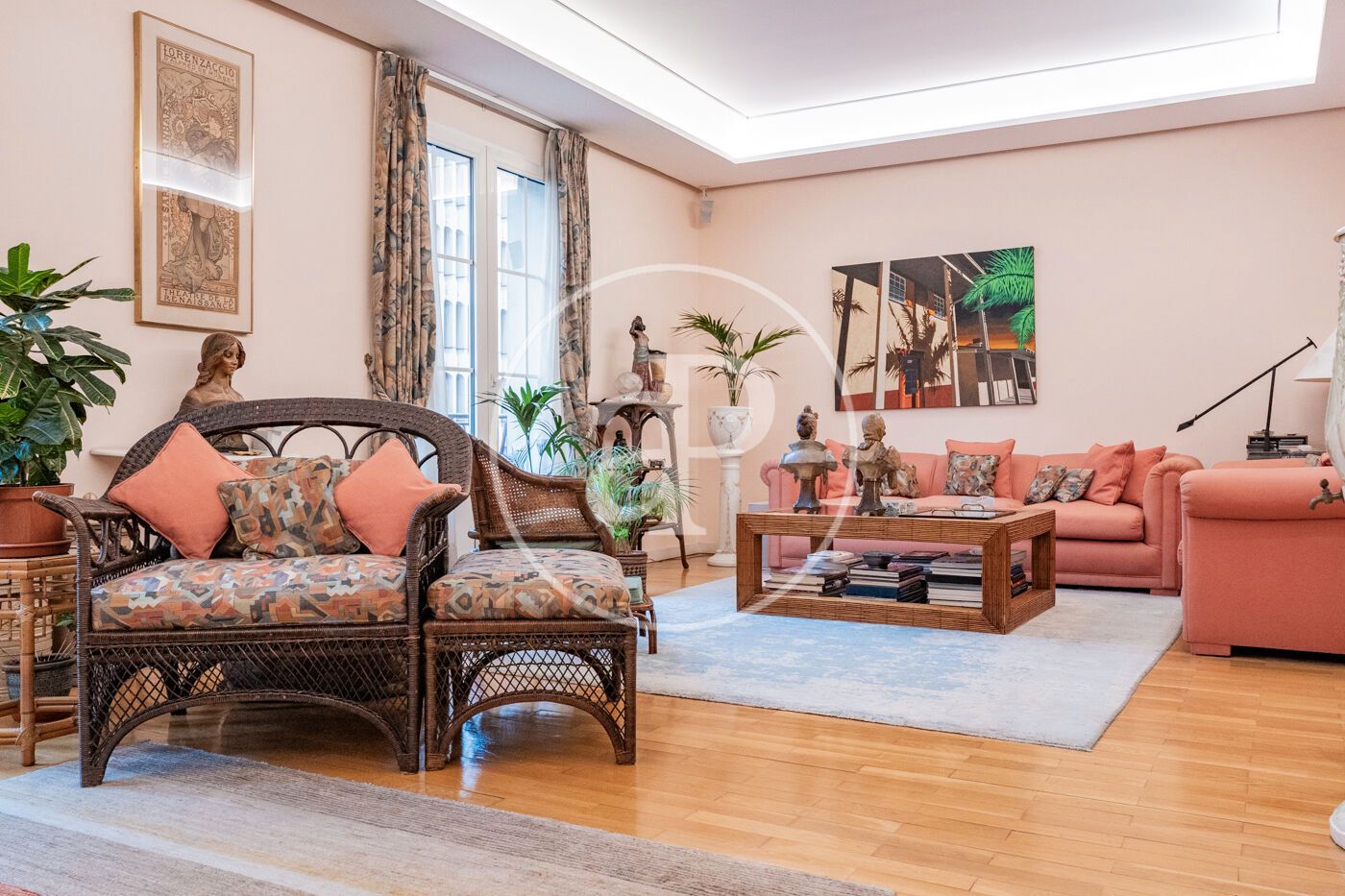 Living room of Flat for sale in  Madrid Capital  with Air Conditioner, Heating and Balcony