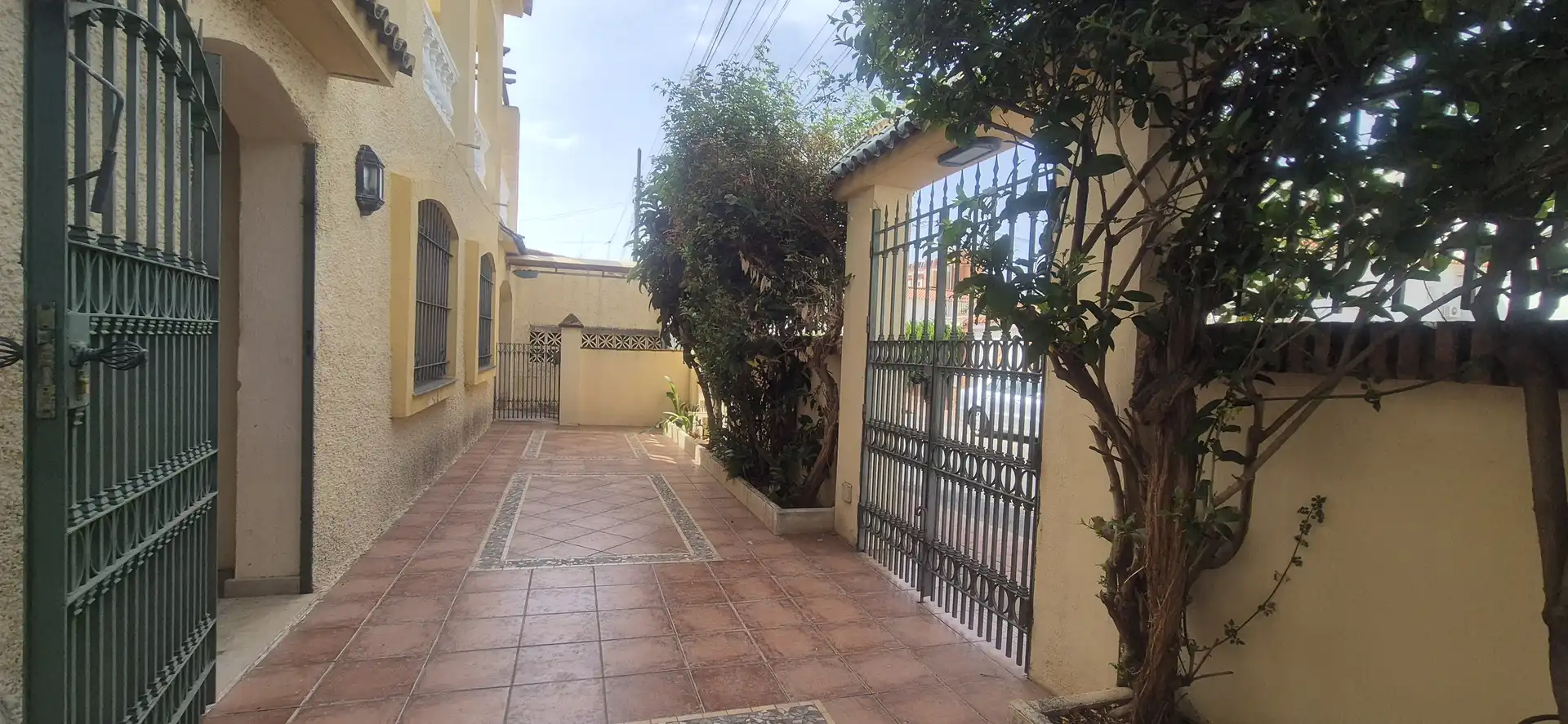 Exterior view of Detached homes for sale in Benalmádena  with Storage room, Swimming Pool and Balcony