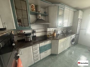 Flat with balcony for sale in Rontegui - Pormetxeta