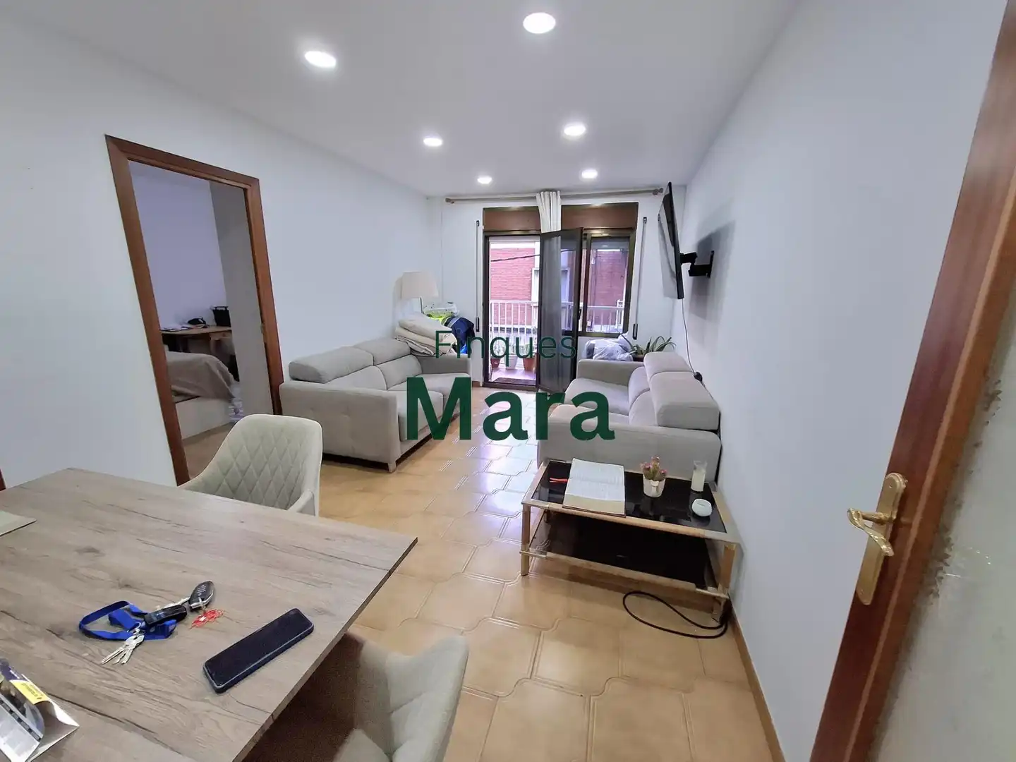 Sala d'estar de Pis en venda en Sant Boi de Llobregat amb Balcó