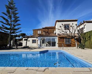 Exterior view of House or chalet for sale in L'Ametlla de Mar   with Air Conditioner, Terrace and Swimming Pool