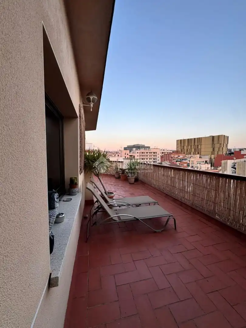 Terraza de Piso en venta en L'Hospitalet de Llobregat con Terraza