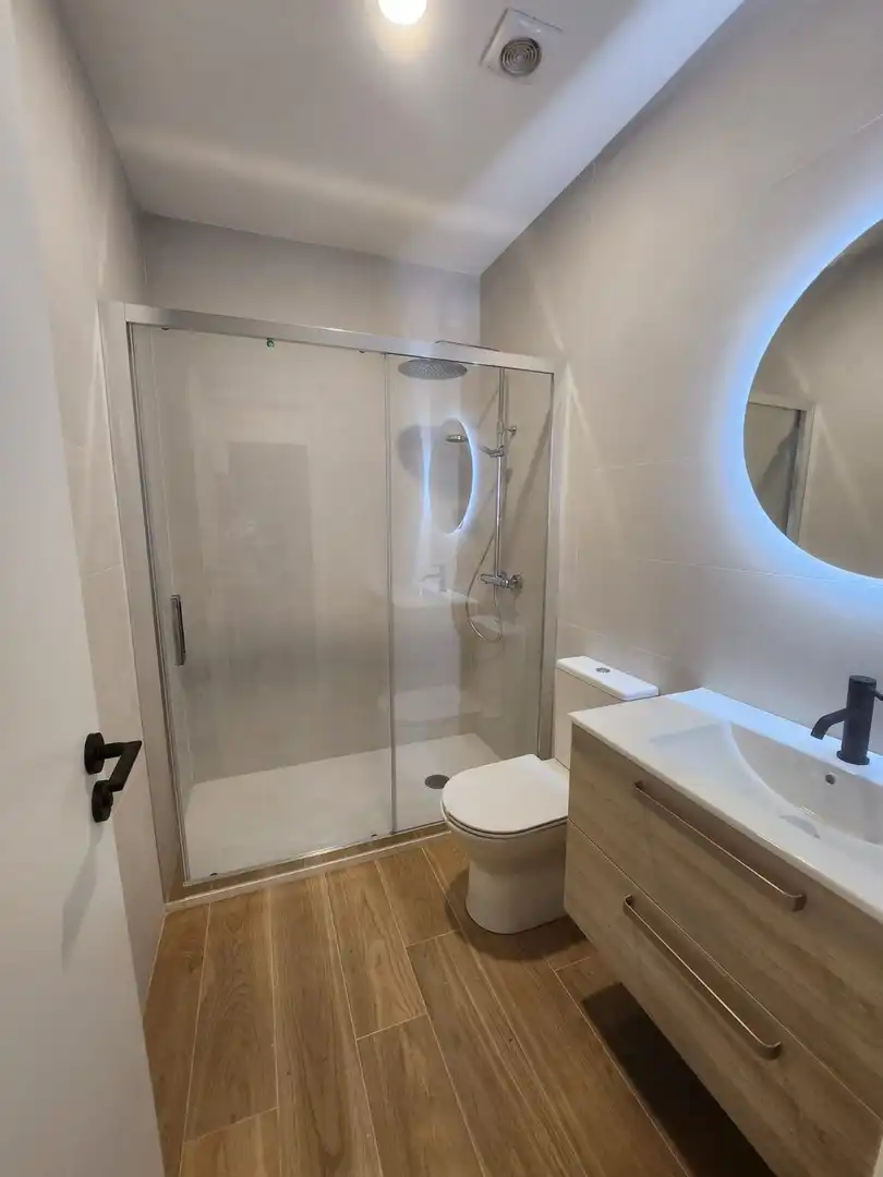 Baño de Piso en venta en Irun  con Calefacción y Terraza