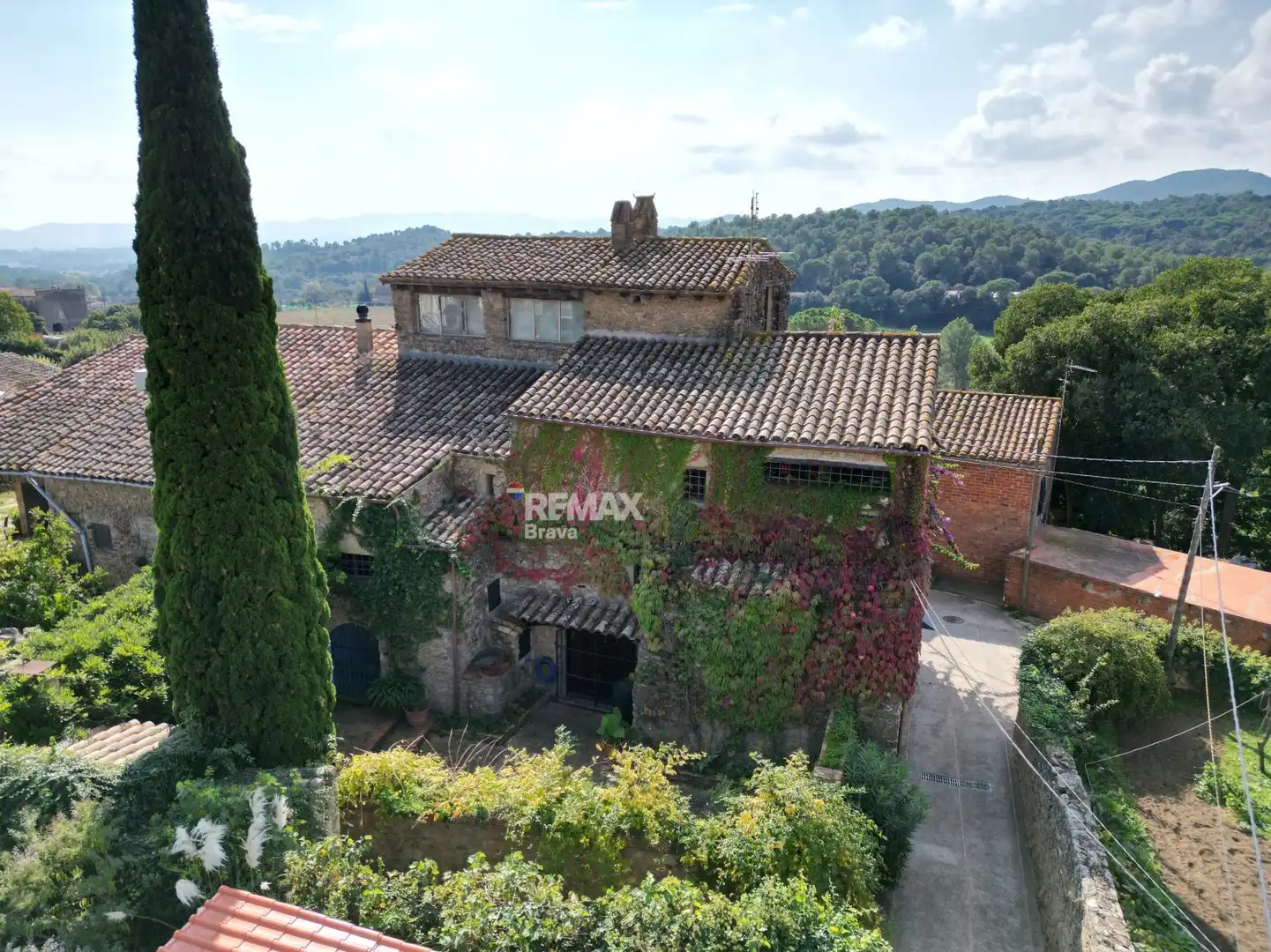 Vista exterior de Casa o xalet en venda en Madremanya amb Calefacció, Terrassa i Traster