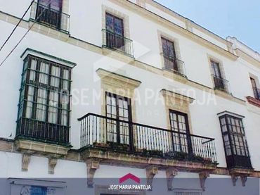 Casa con balcone in vendita a Centro