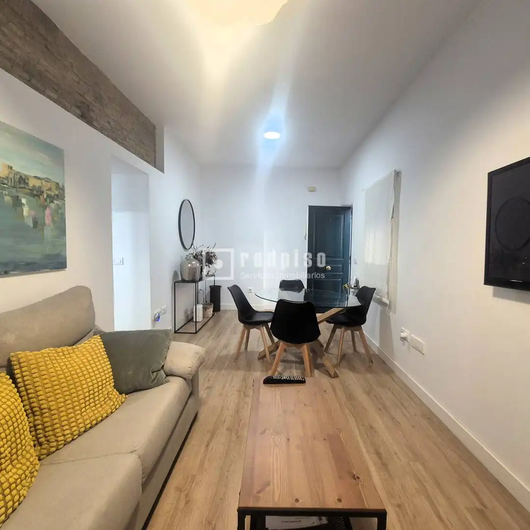 Dormitori de Apartament en venda en Sevilla amb Aire condicionat, Moblat i Alarma