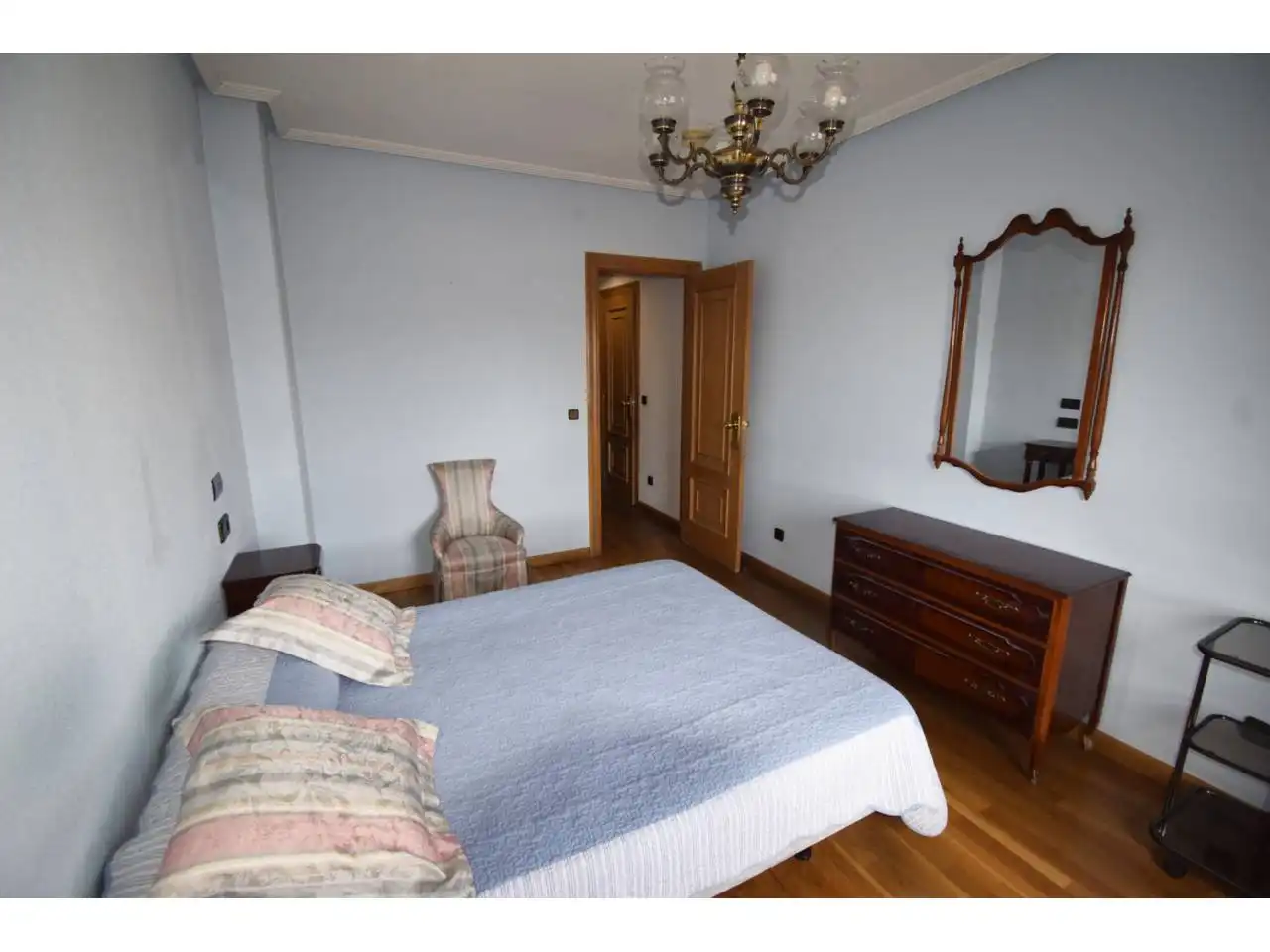 Habitación de Piso en venta en León Capital  con Calefacción, Parquet y Terraza