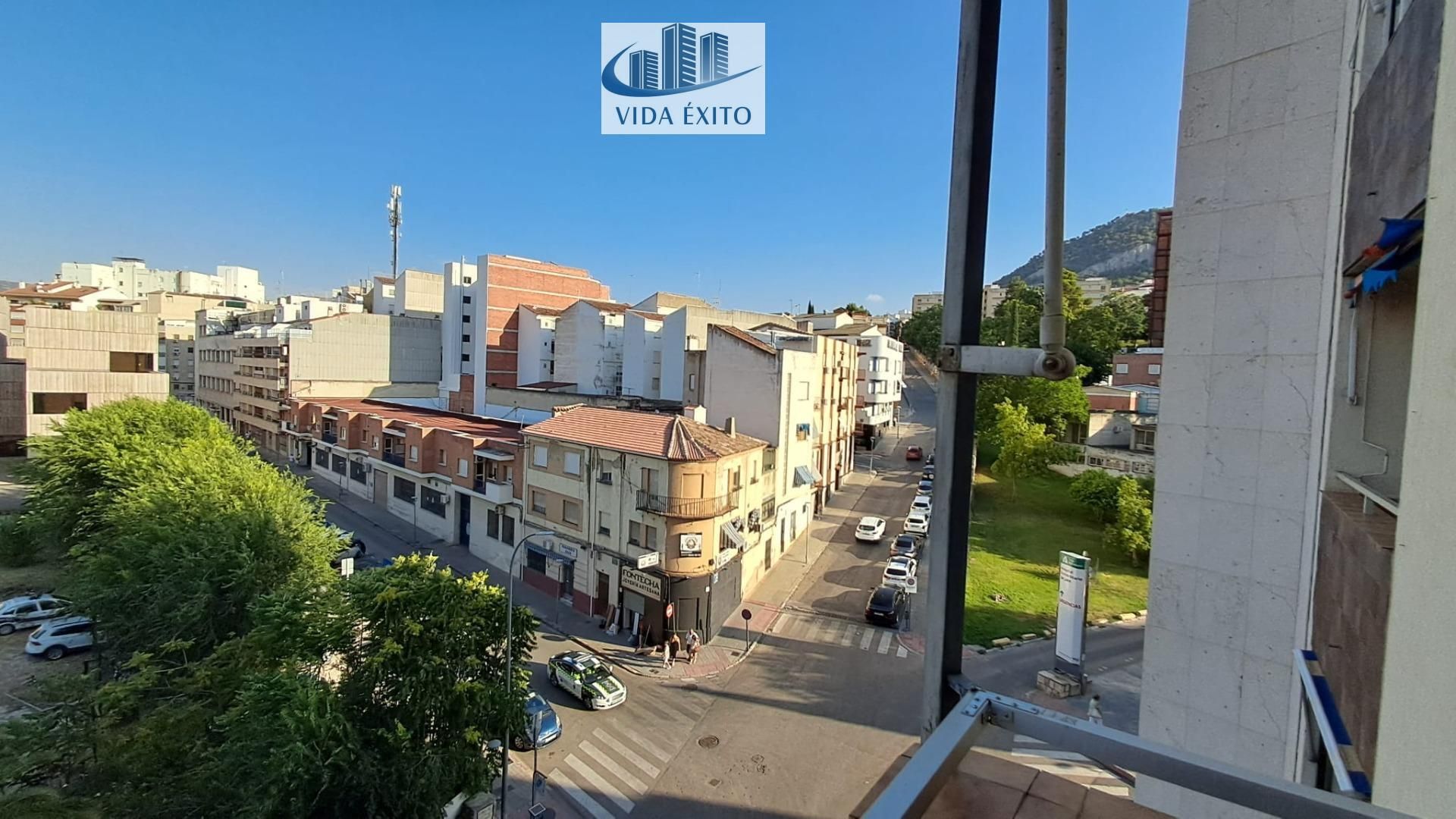 Vista exterior de Pis en venda en  Jaén Capital