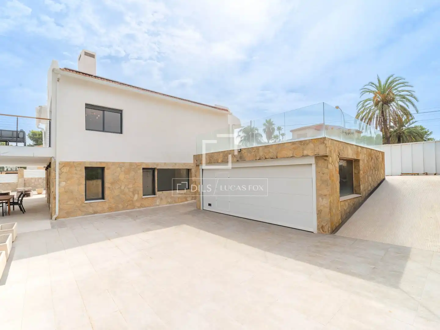 Vista exterior de Casa o chalet en venta en L'Eliana con Aire acondicionado, Calefacción y Jardín privado