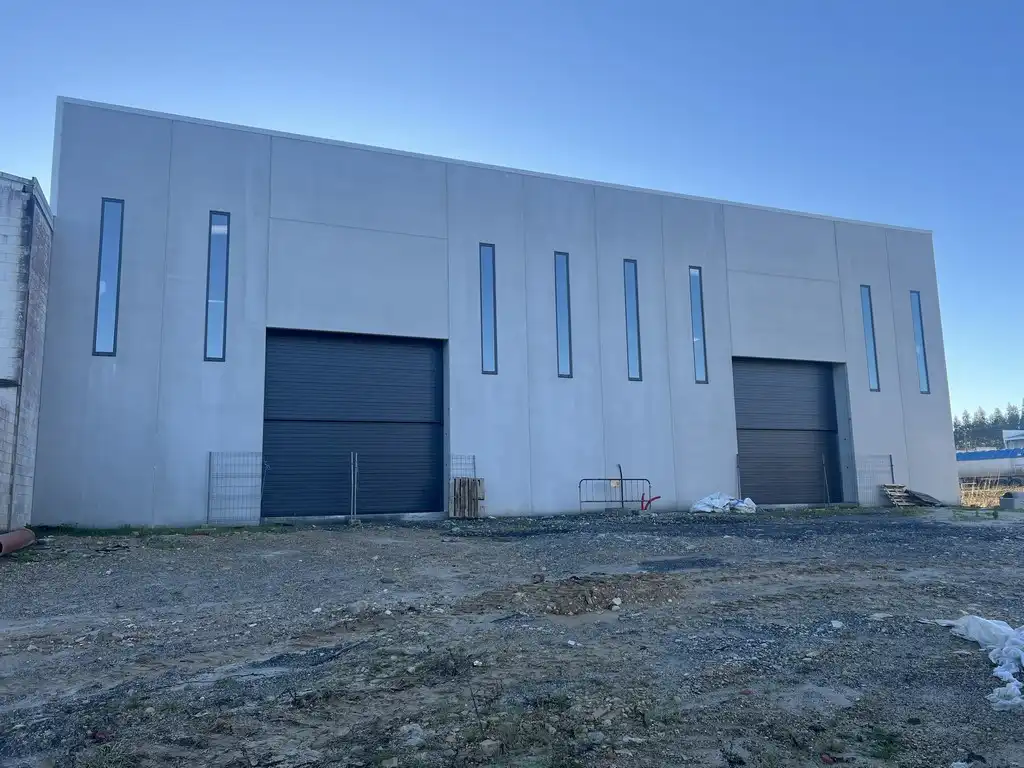Vista exterior de Nave industrial de alquiler en Vilalba