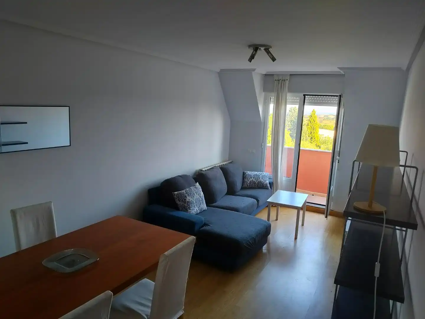 Wohnzimmer von Wohnung zur Miete in Valverde de la Virgen mit Heizung, Parkett und Abstellraum