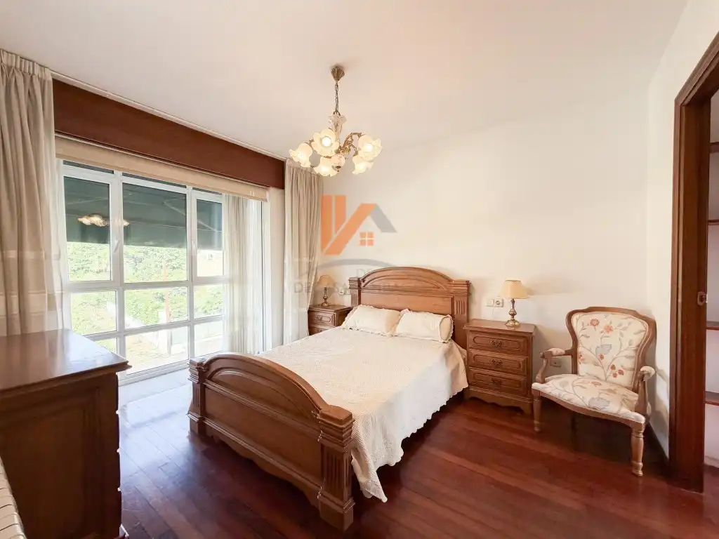 Bedroom of Detached homes for sale in Santiago de Compostela   with Heating, Private garden and Terrace