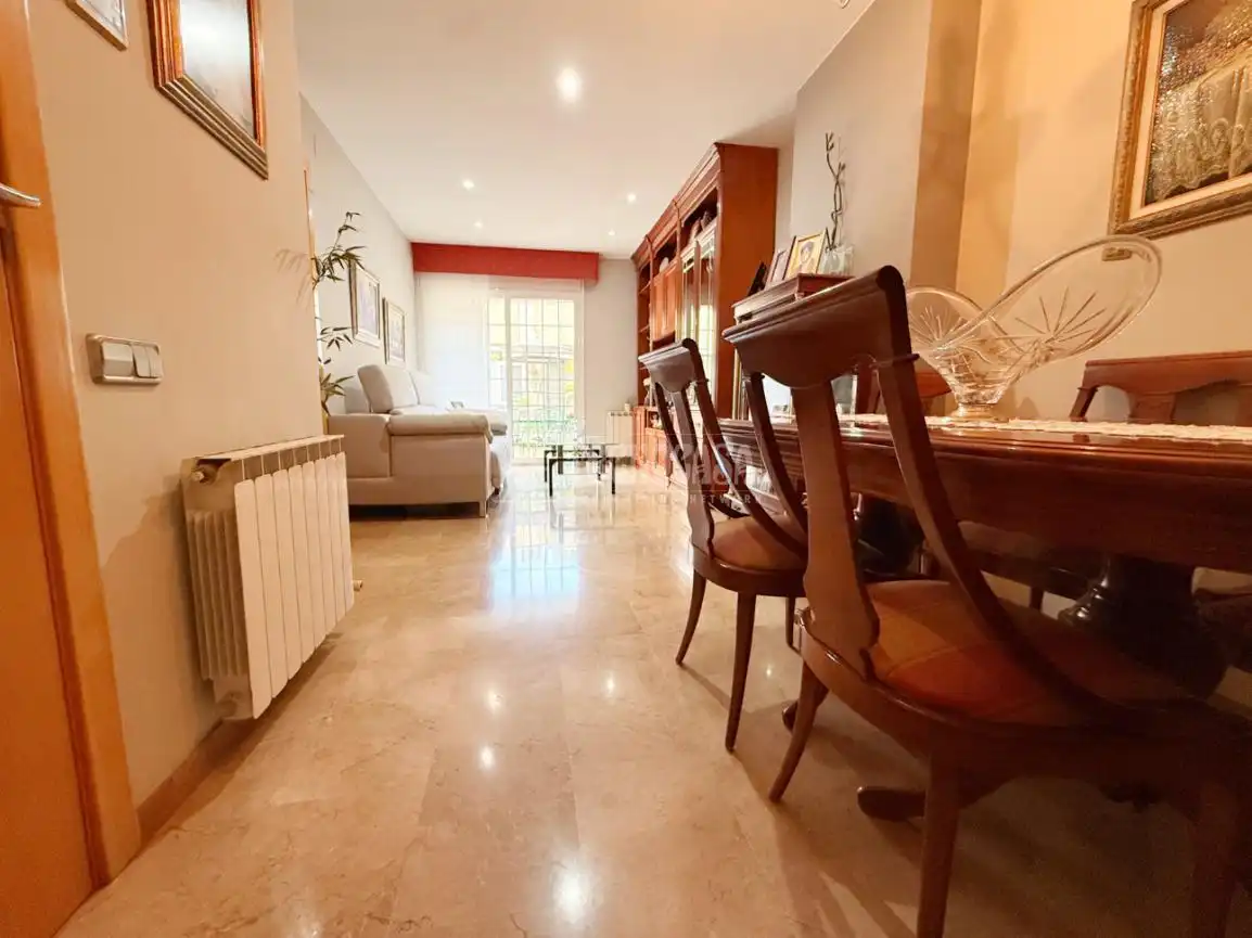 Sala de estar de Piso en venta en Sant Boi de Llobregat con Aire acondicionado, Calefacción y Terraza