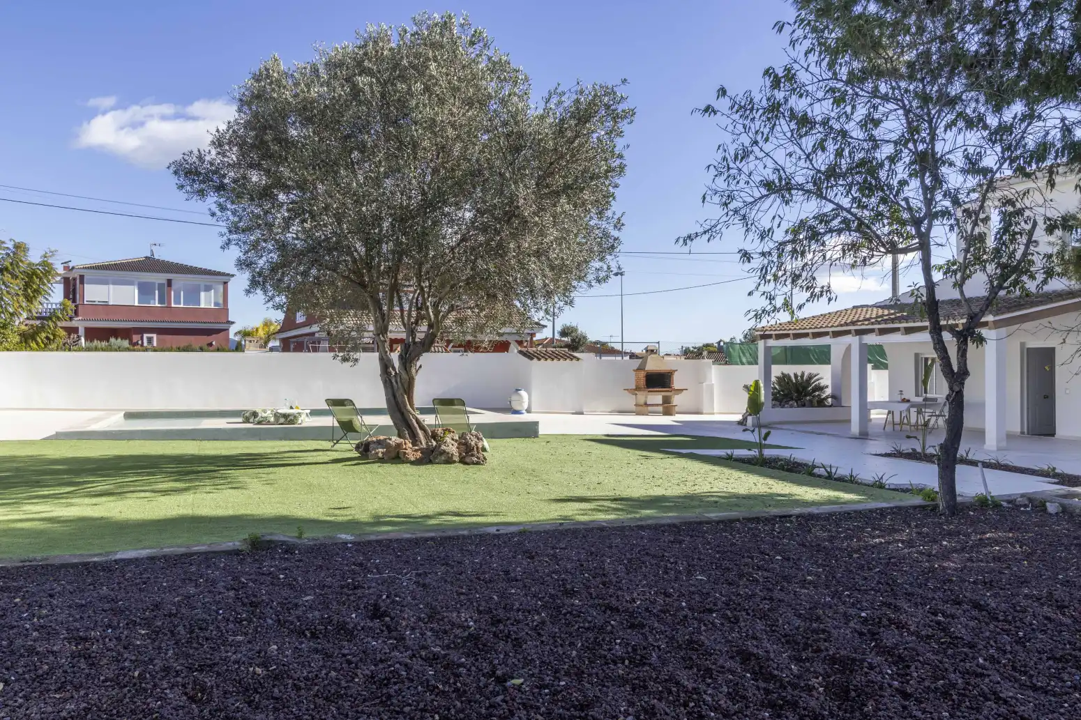 Jardí de Casa o xalet en venda en La Pobla de Vallbona amb Jardí privat i Piscina