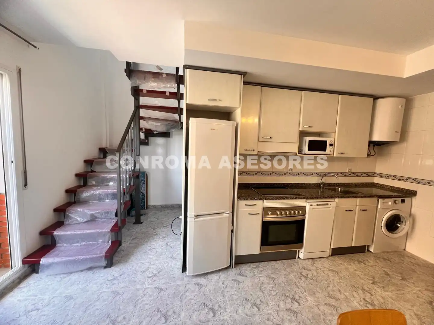 Küche von Maisonette zum Verkauf in Lloret de Mar mit Klimaanlage, Heizung und Balkon
