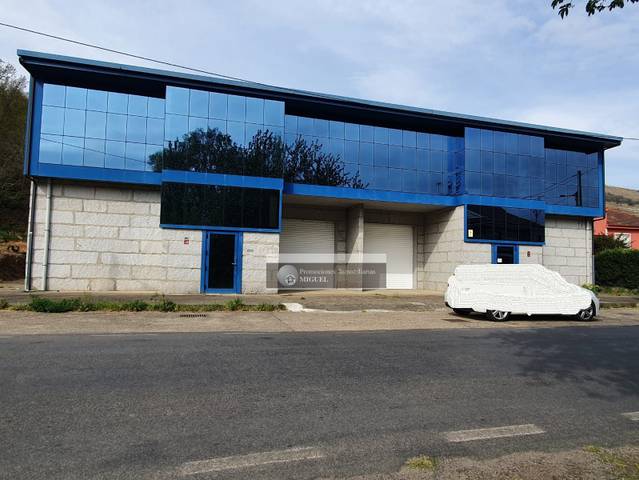 Nave industrial en Venta en Estrada de Vences en Verín