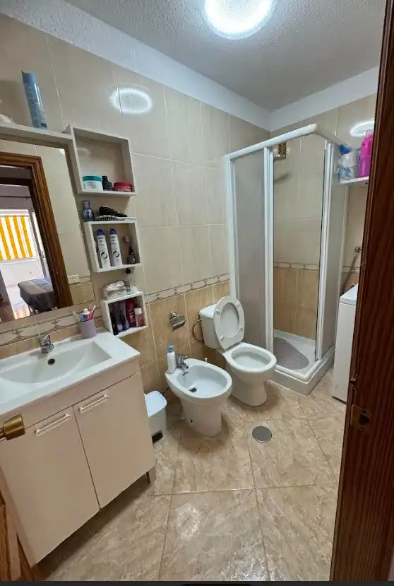 Baño de Apartamento en venta en Mogán con Terraza, Amueblado y Lavadora