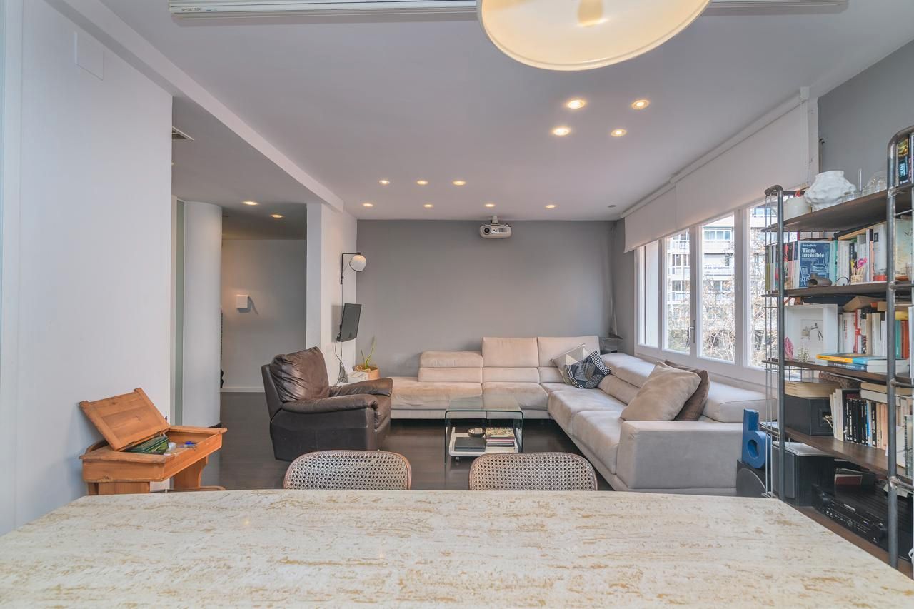 Sala de estar de Piso en venta en  Barcelona Capital con Aire acondicionado, Calefacción y Parquet