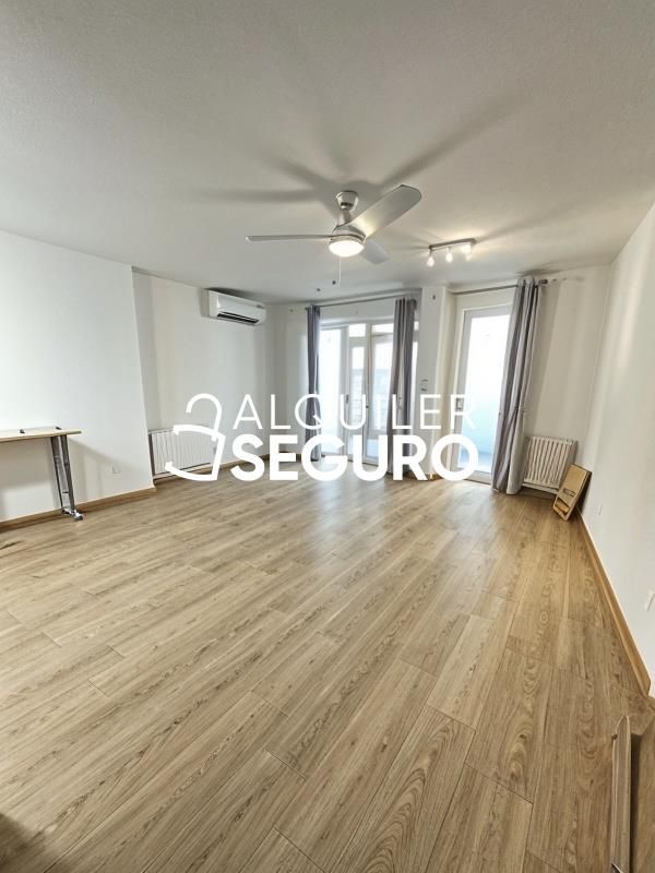 Exterior view of Flat to rent in  Madrid Capital  with Air Conditioner and Heating