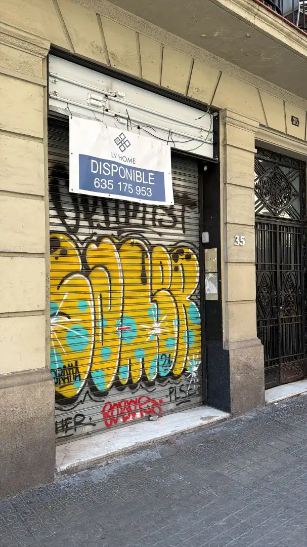 Local comercial en venta en Carrer d'Entença 33