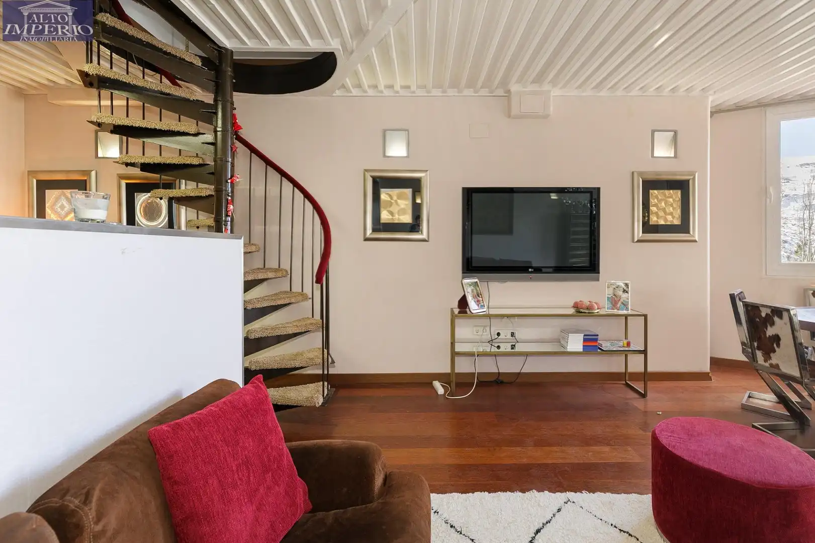 Sala d'estar de Dúplex en venda en Sierra Nevada amb Calefacció, Parquet i Traster