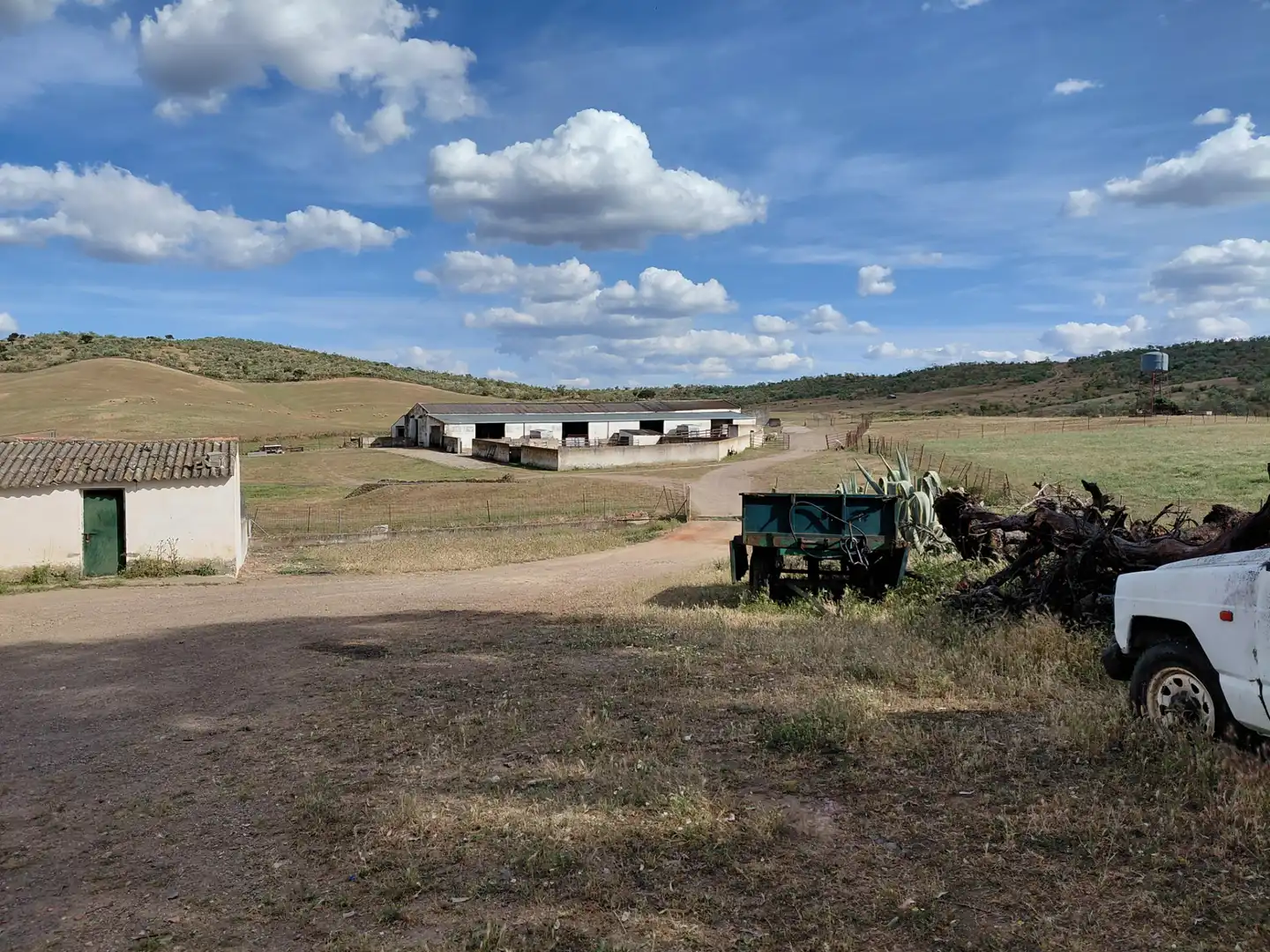 Vista exterior de Finca rústica en venda en Fuente de Cantos amb Jardí privat, Forn i Rentadora