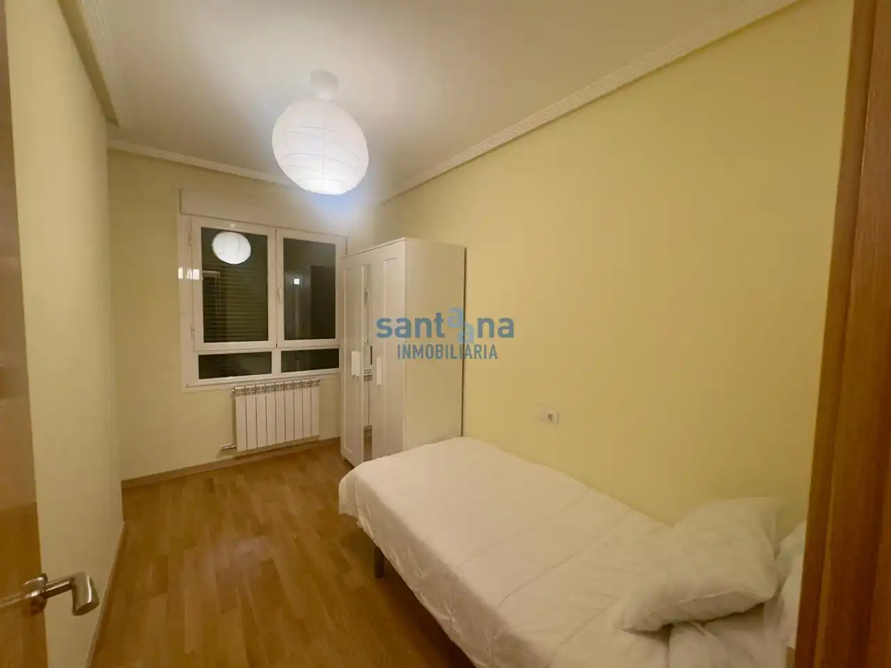 Bedroom of Apartments for rent in León Capital   with Heating, Parquet flooring and Terrace