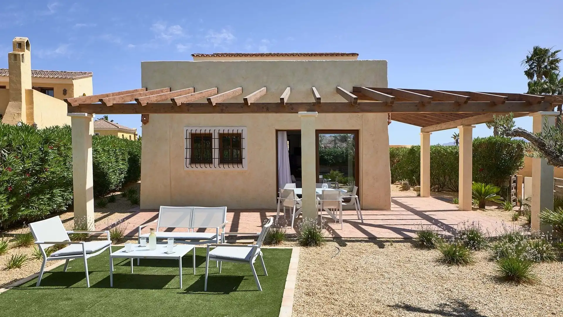 Vista exterior de Casa o xalet en venda en Cuevas del Almanzora amb Aire condicionat, Jardí privat i Terrassa